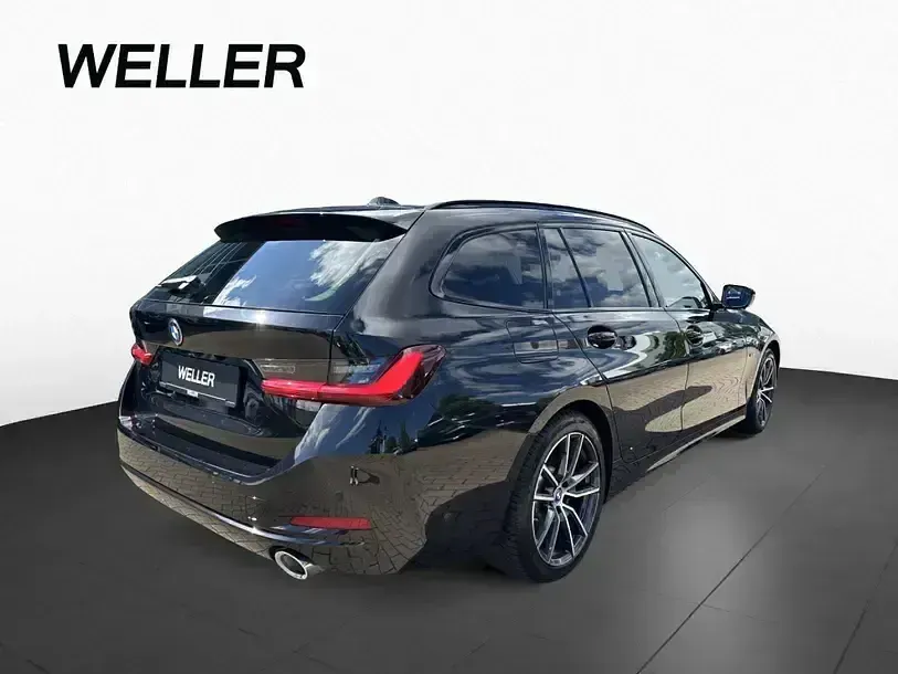 Gebraucht BMW 330e Comfort Edition 292 PS (214 kW) 2023 Black sapphire (schwarz) Kombi