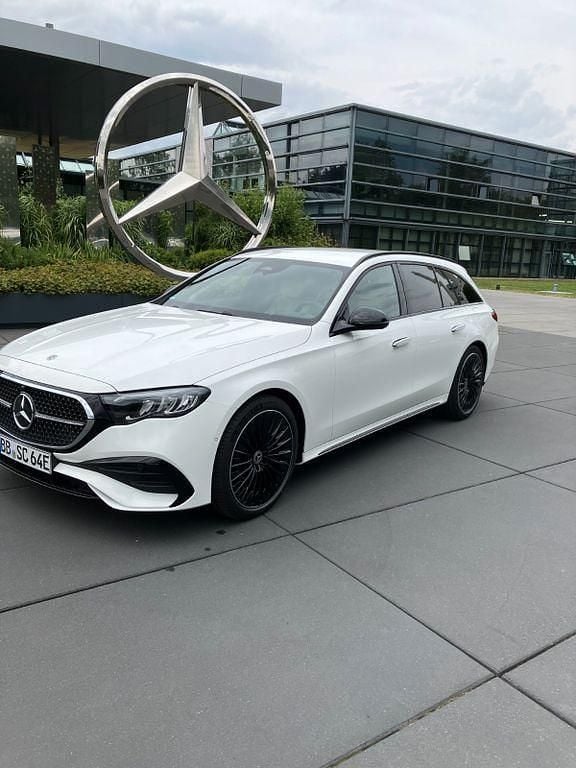 Gebraucht Mercedes E300 Advanced 204 PS (150 kW) 2025 Weiß Kombi