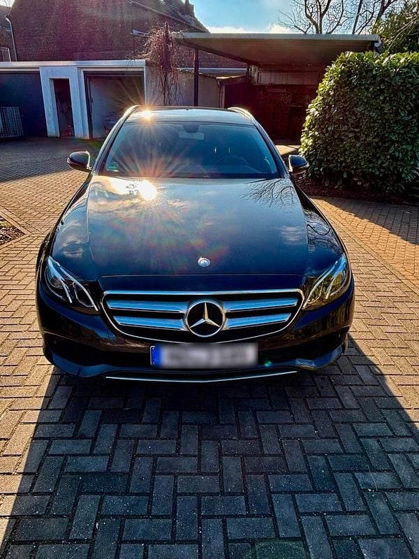 Gebraucht Mercedes E220 Avantgarde 194 PS (142 kW) 2016 Schwarz Kombi