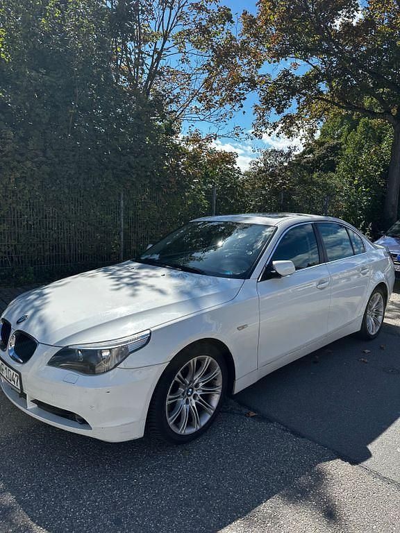 Weiß Gebraucht 2006 BMW 525 Limousine | 4.700 € (Guter Preis) - Bild 1/4