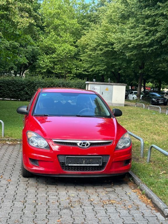 Rot Gebraucht 2009 Hyundai i30 Style Kombi | 3.000 € (Guter Preis) - Bild 1/4