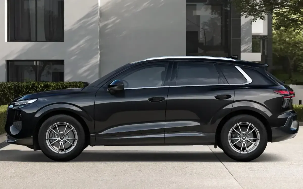 Neu Audi Q3 Ambiente 204 PS (150 kW) 2026 Mythosschwarz metallic SUV