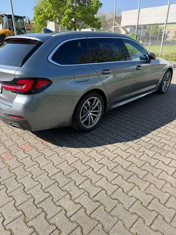 Gebraucht BMW 530 M Sport 286 PS (210 kW) 2022 Grau Kombi