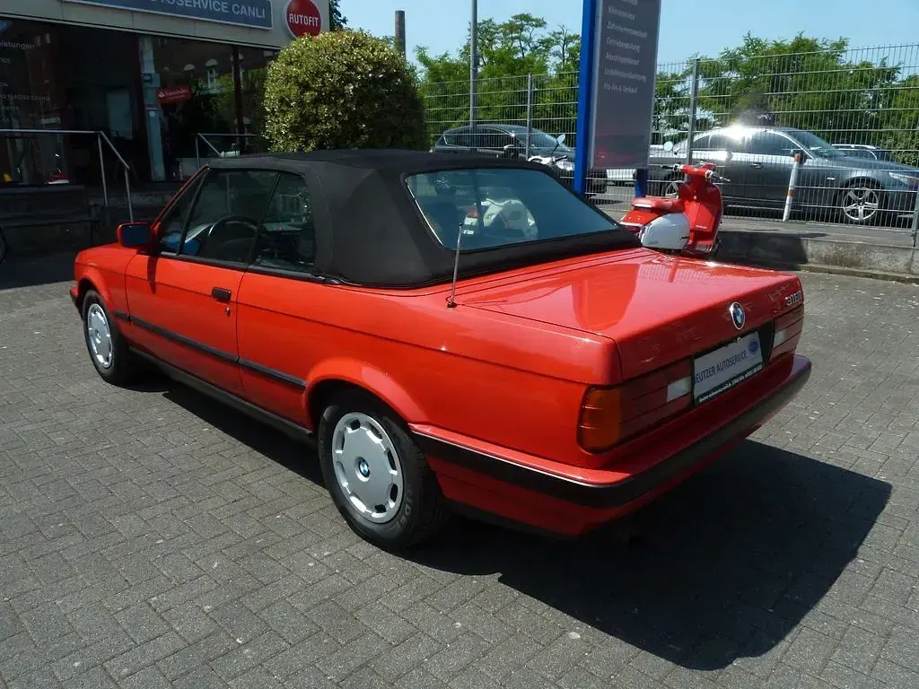 Gebraucht BMW 318 Cabriolet 113 PS (83 kW) 1993 Rot Cabrio