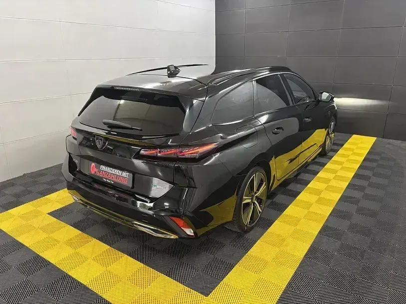 Gebraucht Peugeot 308 GT 225 PS (165 kW) 2024 Lackierung schwarz perla nera/ Kombi