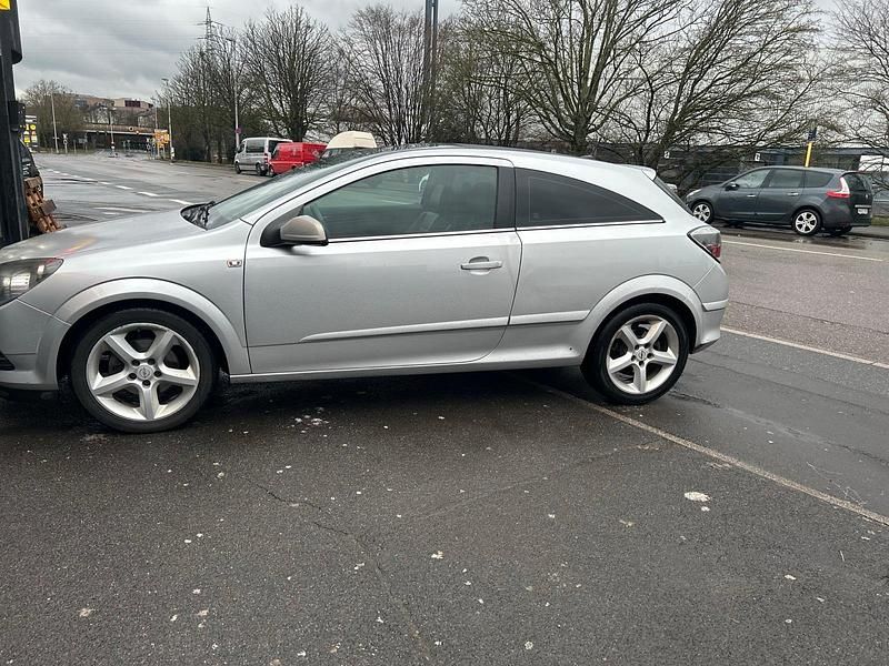 Gebraucht Opel Astra GTC 115 PS (84 kW) 2009 Grau Coupé