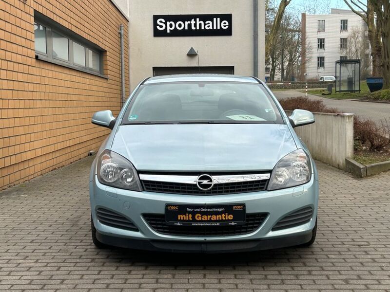 Gebraucht Opel Astra GTC Selection 90 PS (66 kW) 2010 Eisbergblau mineraleffekt Limousine