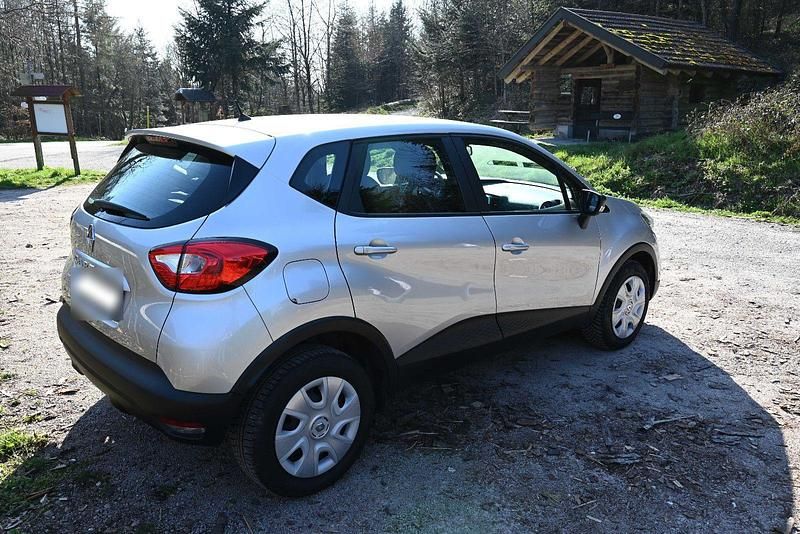 Gebraucht Renault Captur Life 90 PS (66 kW) 2017 Silber SUV