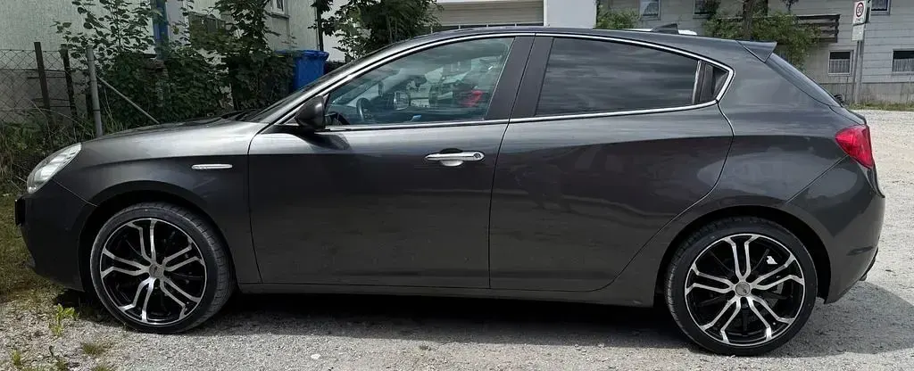 Gebraucht Alfa Romeo Giulietta 120 PS (88 kW) 2016 Grau Kleinwagen
