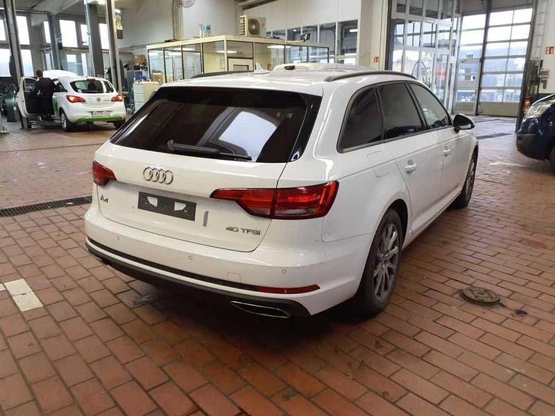 Gebraucht Audi A4 Comfort 190 PS (139 kW) 2018 Weiß Kombi