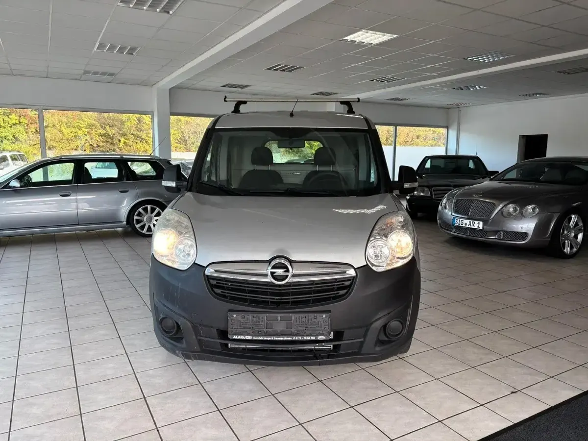 Gebraucht Opel Combo 105 PS (77 kW) 2014 Silber Van / Kleinbus