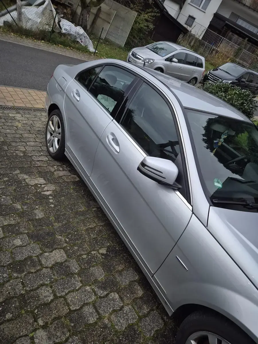 Gebraucht Mercedes C220 170 PS (125 kW) 2010 Silber Limousine