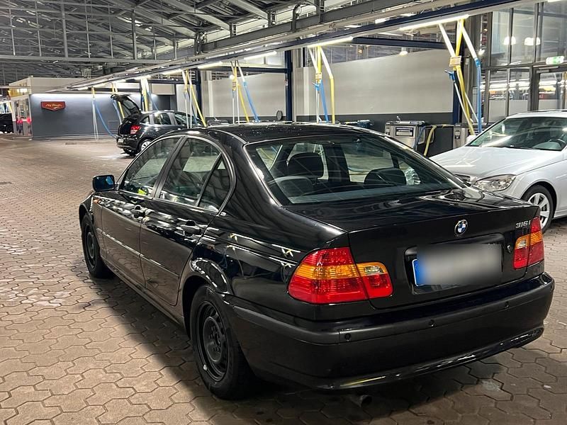 Gebraucht BMW 316 Basis 116 PS (85 kW) 2007 Schwarz Limousine