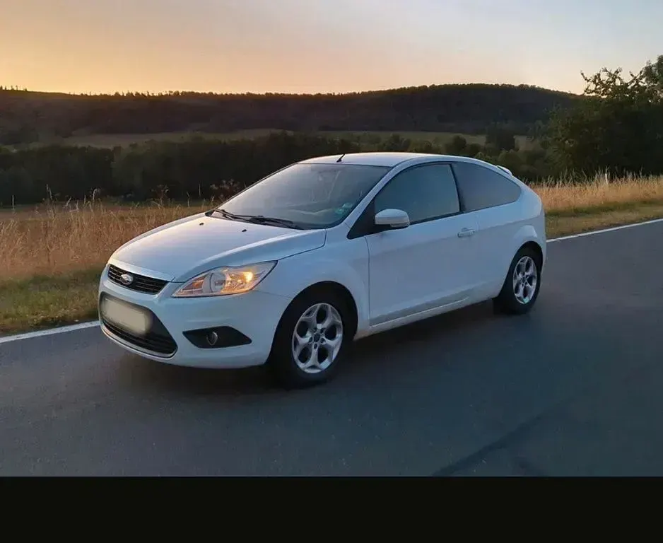 Occasion Ford Focus 101 ch (74 kW) 2011 Blanc Berline