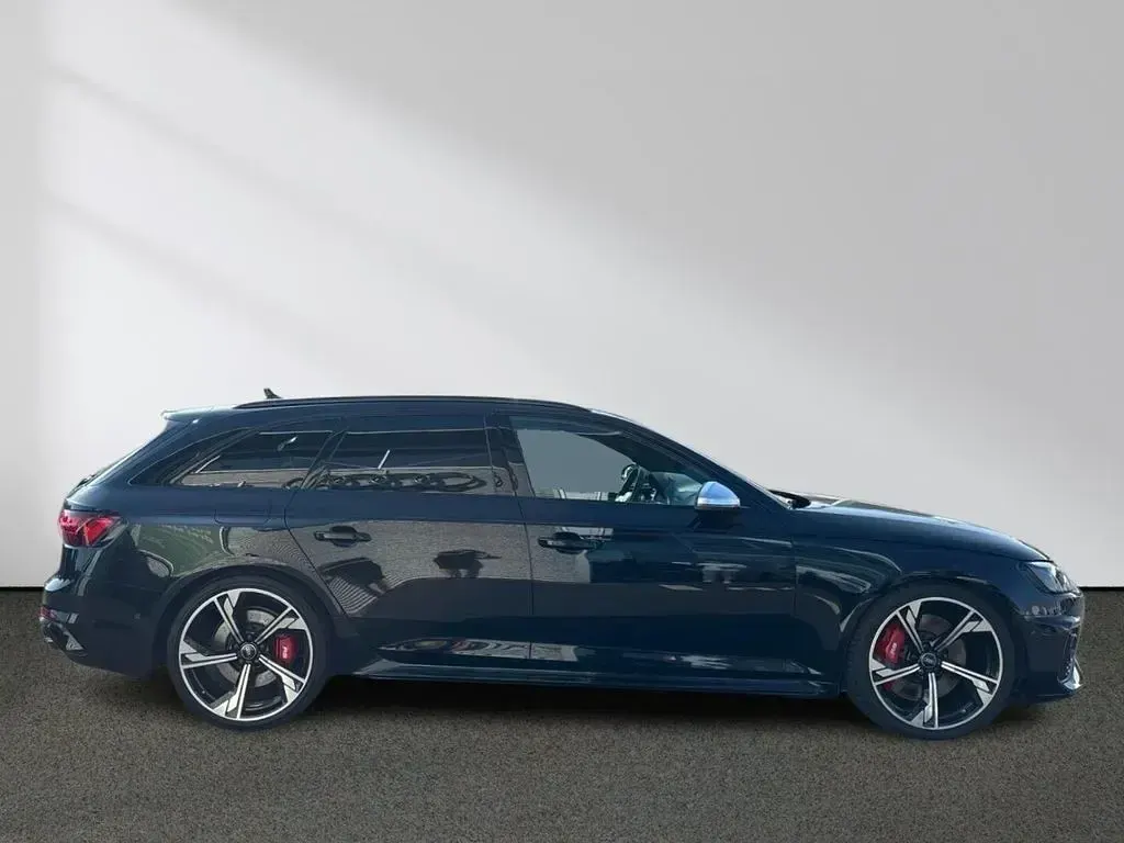 Gebraucht Audi RS4 Ambiente 450 PS (330 kW) 2021 Mythosschwarz metallic Kombi
