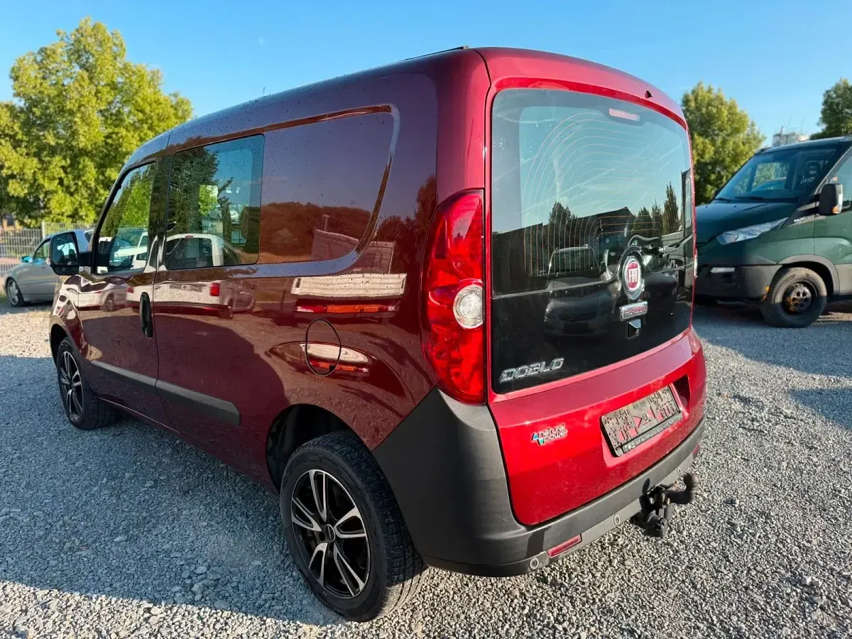 Gebraucht Fiat Doblò 120 PS (88 kW) 2020 Rot Van / Kleinbus