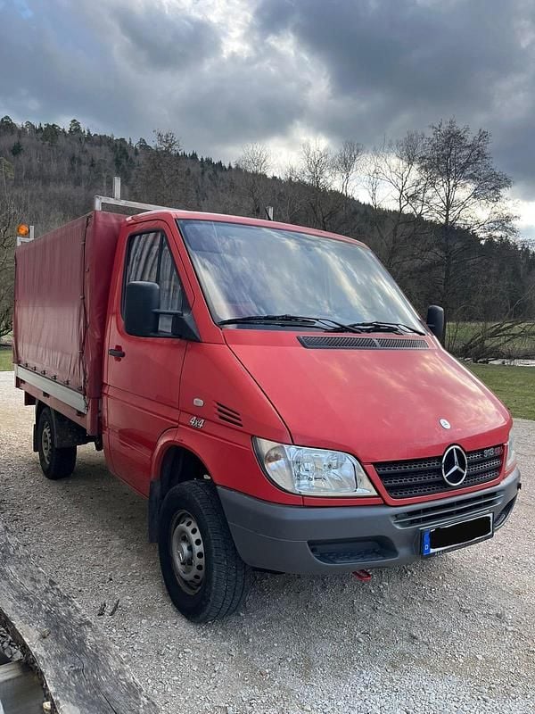 Gebraucht Mercedes Sprinter 129 PS (94 kW) 2005 Rot