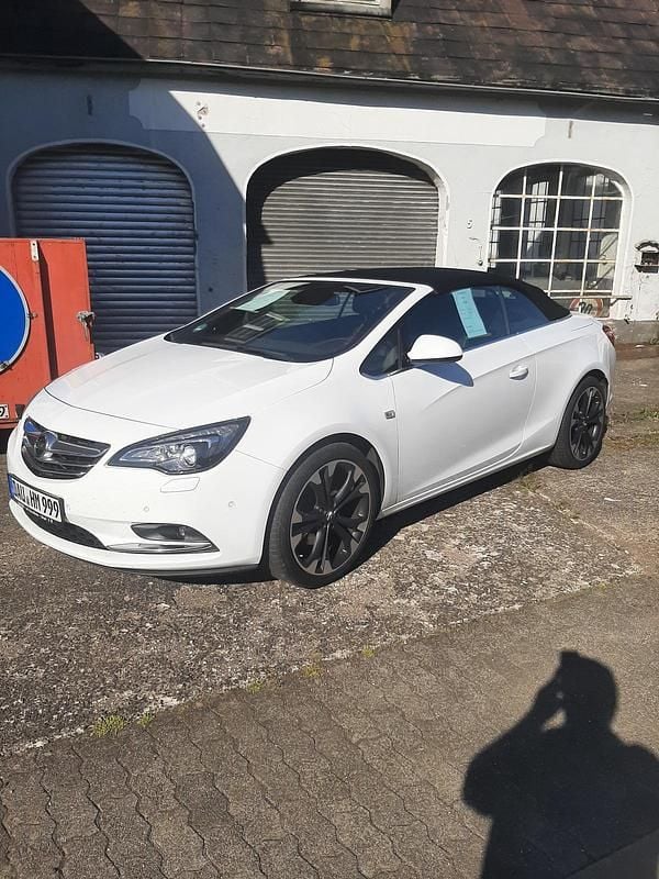 Weiß Gebraucht 2018 Opel Cascada Cabrio | 15.300 € (Fairer Preis) - Bild 1/4
