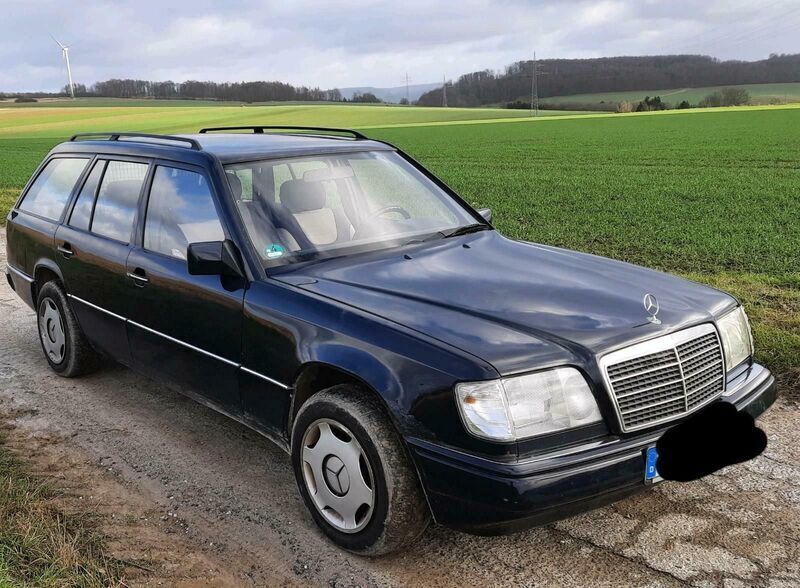 Blau Gebraucht 1994 Mercedes E280 Kombi | 6.300 € - Bild 1/4