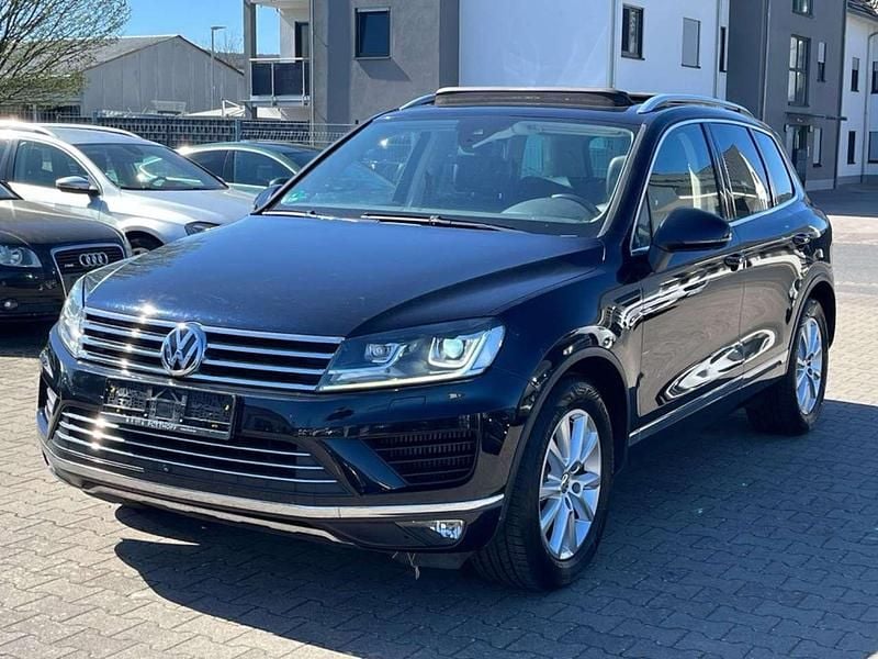Blau Gebraucht 2015 VW Touareg Terrain Tech SUV | 14.899 € (Superpreis) - Bild 1/4