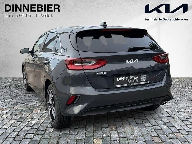Neu Kia Ceed 140 PS (102 kW) 2025 Pentametal grau metallic Kleinwagen