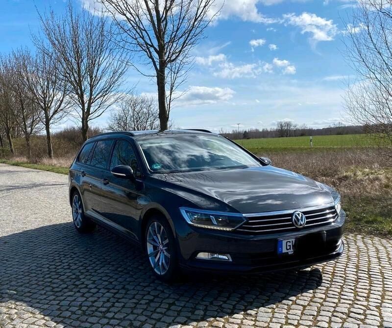 Grau Gebraucht 2017 VW Passat Kombi | 10.900 € (Guter Preis) - Bild 1/4