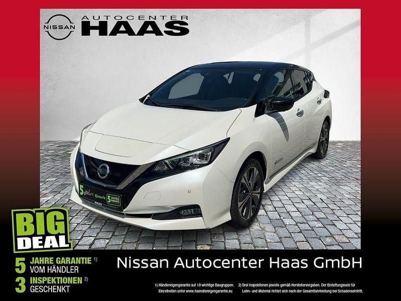 Gebraucht Nissan Leaf Tekna 110 kW (150 PS) 2020 Pearl white/black m Kleinwagen