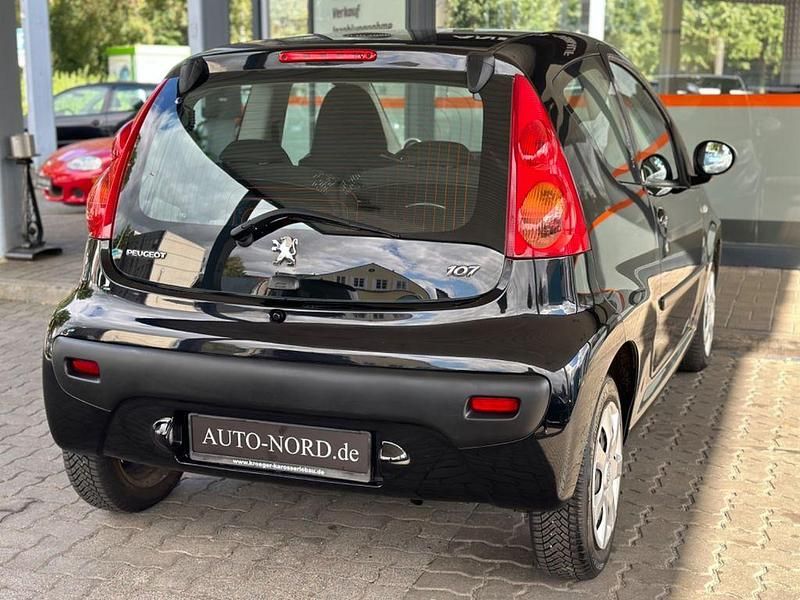 Gebraucht Peugeot 107 Urban Move 68 PS (50 kW) 2012 Kleinwagen