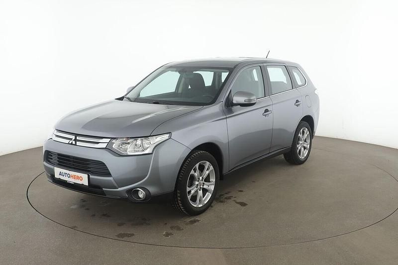 Grau Gebraucht 2015 Mitsubishi Outlander Classic Collection SUV | 13.490 € (Fairer Preis) - Bild 1/3