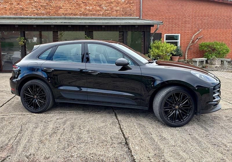 Second-hand Porsche Macan 252 CP (185 kW) 2019 Negru SUV