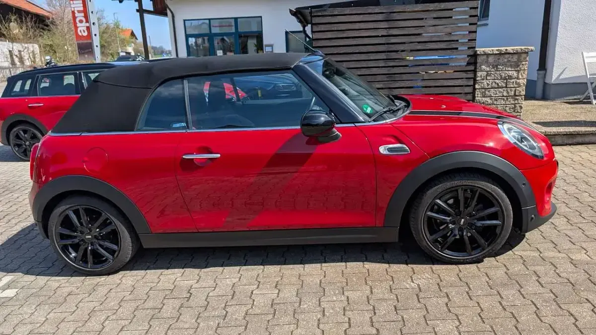 Gebraucht Mini Cooper Cabriolet 136 PS (100 kW) 2017 Rot Cabrio