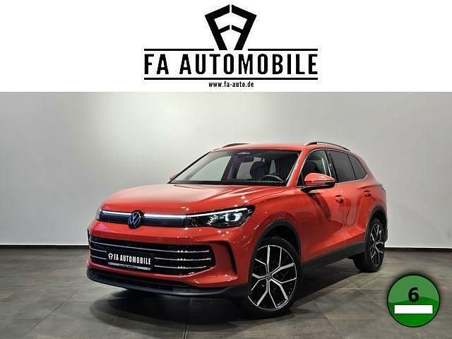 Persimmon red (metallic) Gebraucht 2024 VW Tiguan Sportline SUV | 43.980 € (Teuer) - Bild 1/4