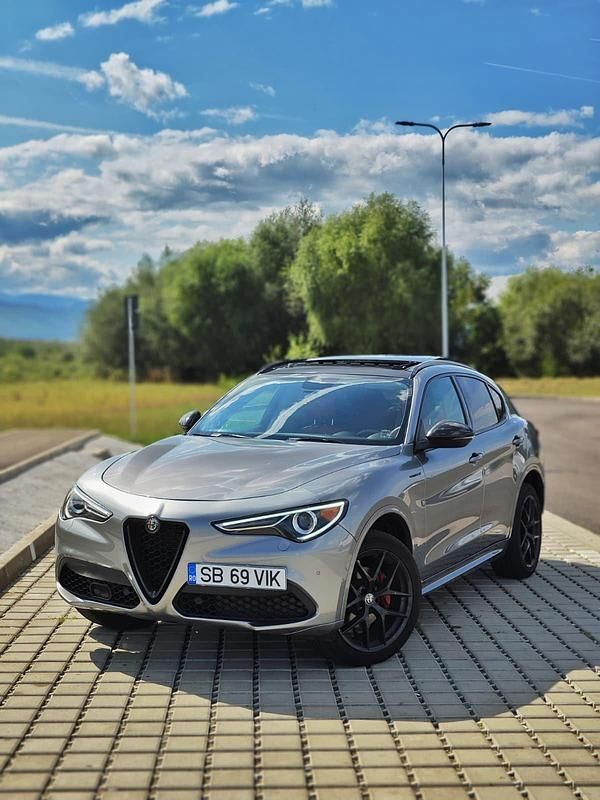 Grau Gebraucht 2021 Alfa Romeo Stelvio SUV | 23.900 € (Superpreis) - Bild 1/4