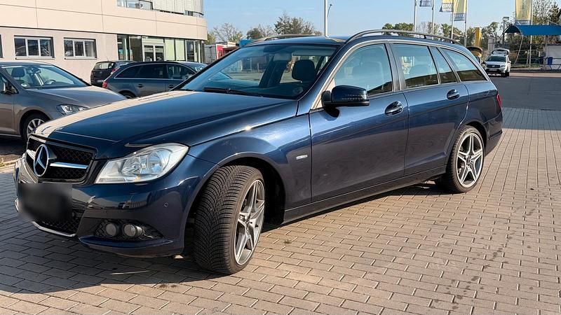 Gebraucht Mercedes C180 120 PS (88 kW) 2011 Blau Kombi