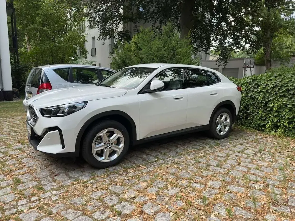 Neu BMW X2 170 PS (125 kW) 2026 Weiß SUV