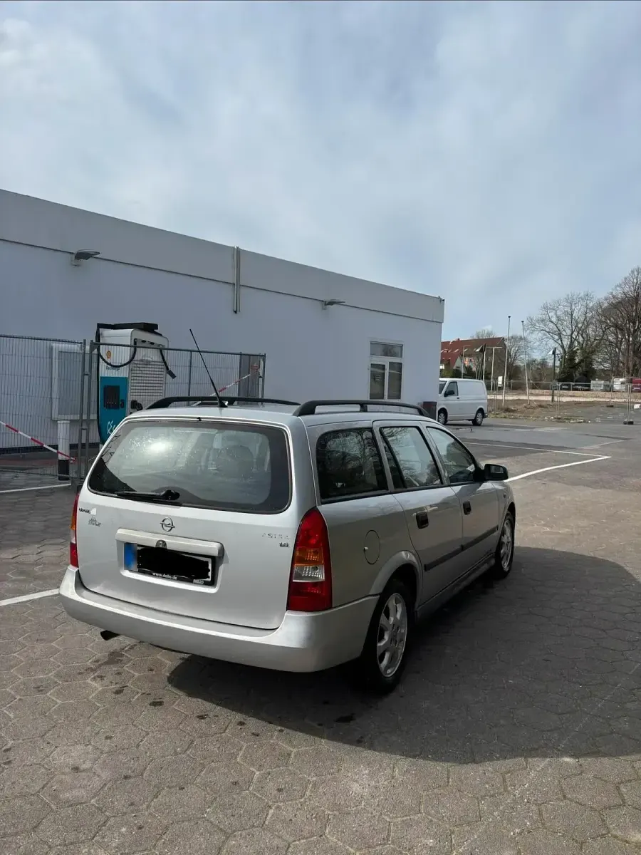 Używany Opel Astra 84 KM (61 kW) 2001 Srebrny Kombi