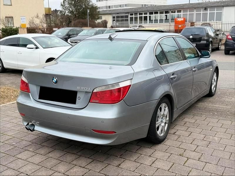 Gebraucht BMW 530 231 PS (169 kW) 2003 Grau Limousine