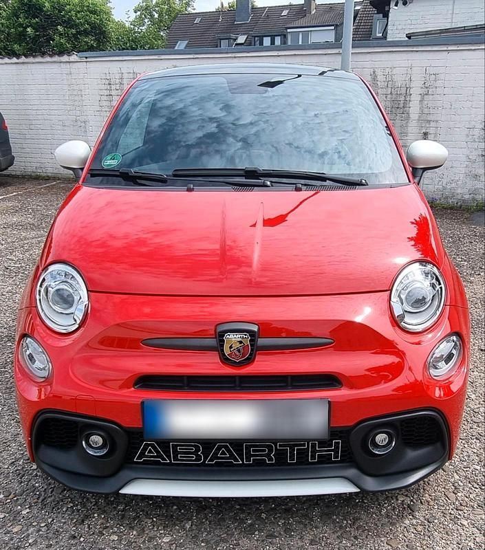 Używany Abarth 595 Esseesse 179 KM (131 kW) 2021 Czerwony Hatchback