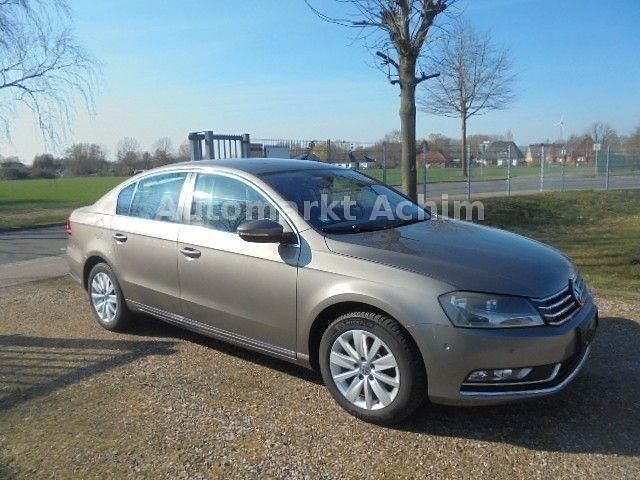Gebraucht VW Passat Comfortline 122 PS (89 kW) 2011 Braun Limousine