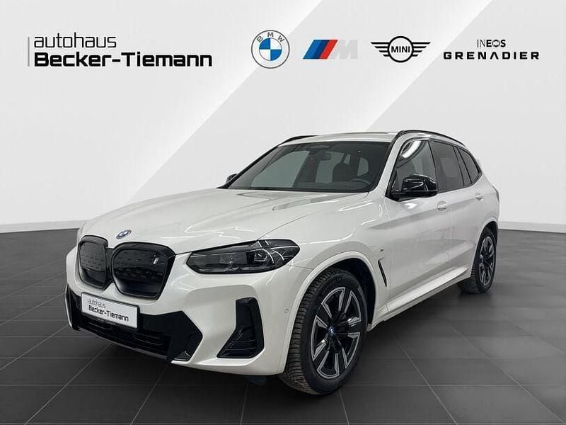 Mineralweiß Gebraucht 2023 BMW iX3 M Sport SUV | 44.312 € (Guter Preis) - Bild 1/4