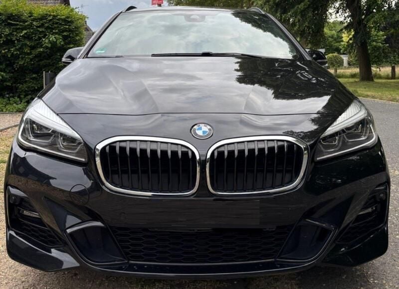 Schwarz Gebraucht 2019 BMW 218 Active Tourer M Sport Van / Kleinbus | 19.800 € (Fairer Preis) - Bild 1/4