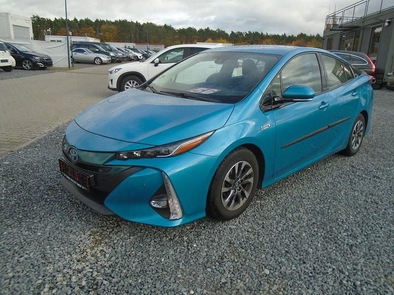 Blau Gebraucht 2018 Toyota Prius Plug-in Hybrid Executive Kleinwagen | 12.750 € - Bild 1/4