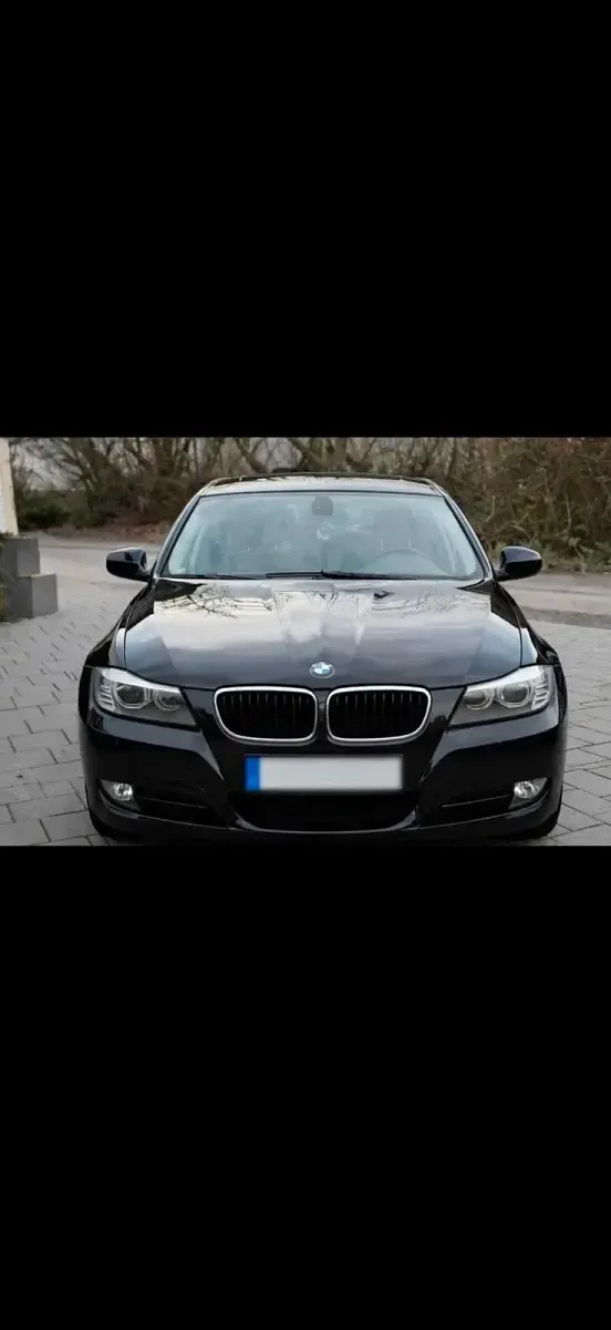 Używany BMW 320 177 KM (130 kW) 2010 Czarny Sedan/Limuzyna