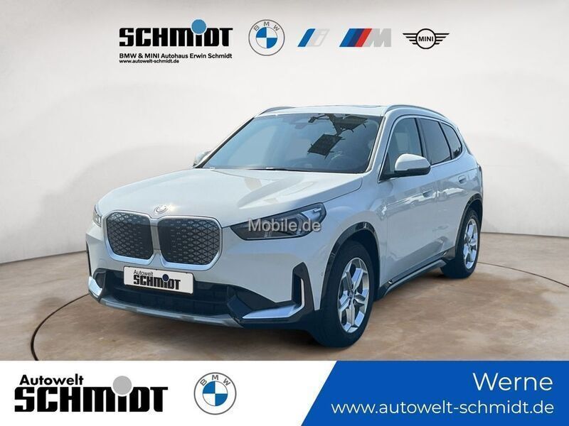 Alpinweiß Neu 2025 BMW iX1 xLine SUV | 46.990 € (Fairer Preis) - Bild 1/4