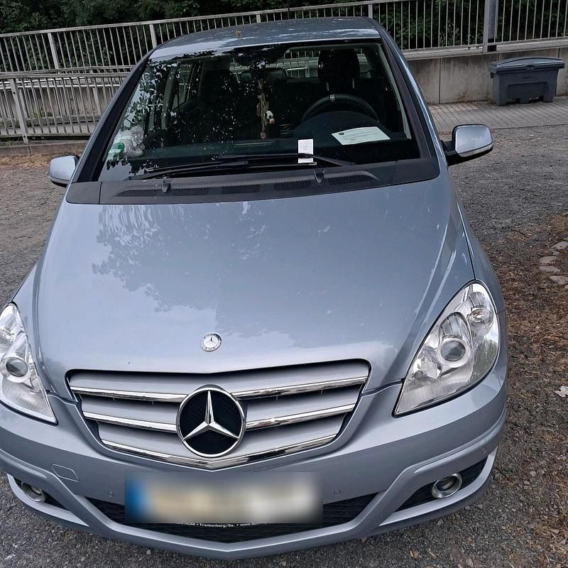 Blau Gebraucht 2008 Mercedes B200 Van / Kleinbus | 4.300 € (Fairer Preis) - Bild 1/4