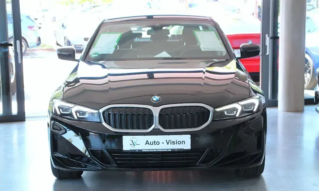 Gebraucht BMW 318 156 PS (114 kW) 2024 Schwarz Limousine