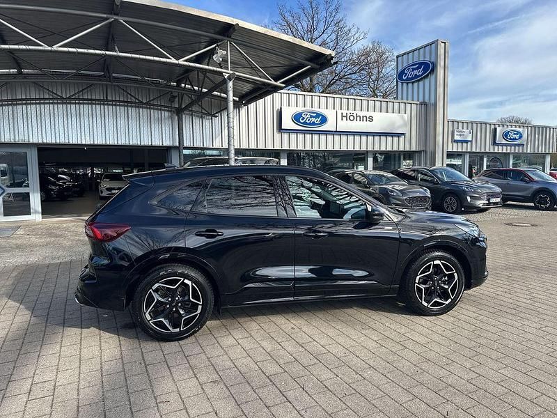 Gebraucht Ford Kuga ST-Line 186 PS (136 kW) 2024 Schwarz SUV