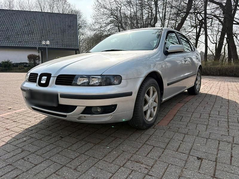 Usata Seat Leon 101 CV (74 kW) 2003 Argento Utilitaria