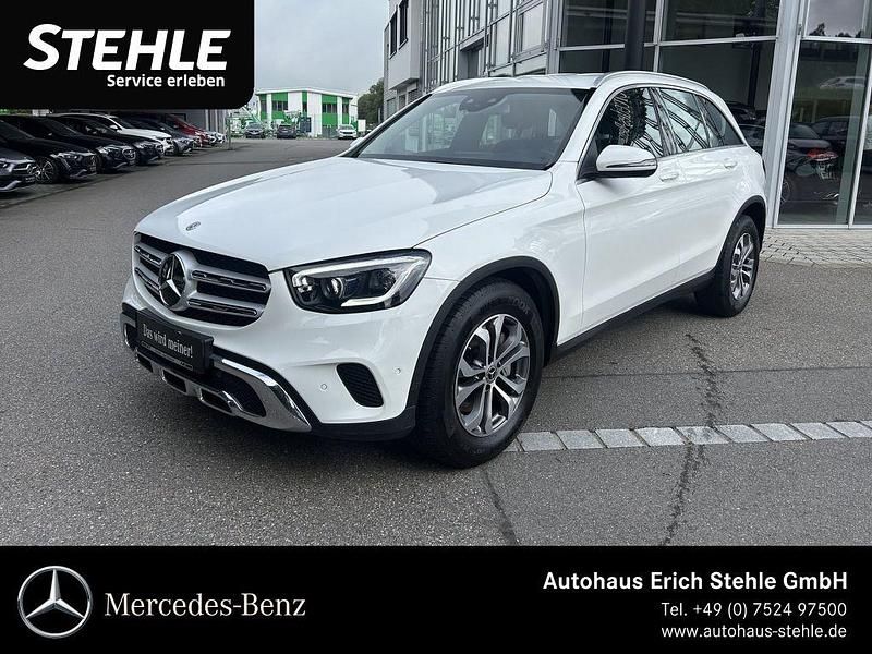 Weiß Gebraucht 2020 Mercedes GLC300 SUV | 35.290 € (Fairer Preis) - Bild 1/4