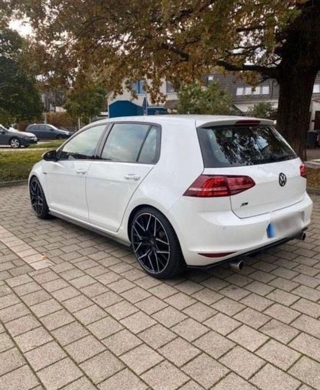 Weiß Gebraucht 2014 VW Golf VII Limousine | 11.200 € - Bild 1/4